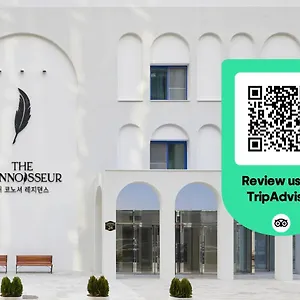 The Connoisseur Hotel