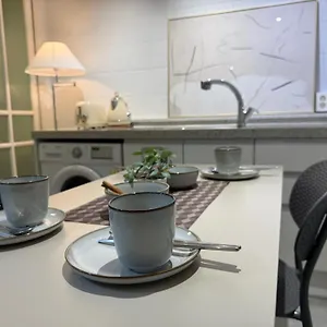 Apartment Oasis, Seoul